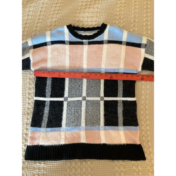Elle Sweater Womens Size Medium Plaid Pink Blue Design Scalloped Neck Crewneck - Picture 4 of 9